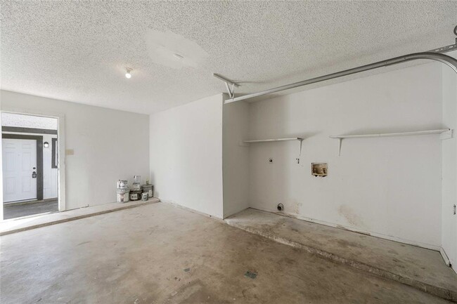 Building Photo - 4900 E Stassney Ln
