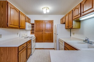 Interior Photo - Parkwood Lake Apartments