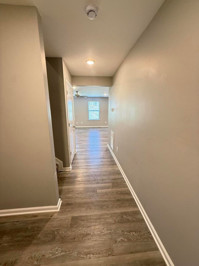 Building Photo - 110 Landry Ln