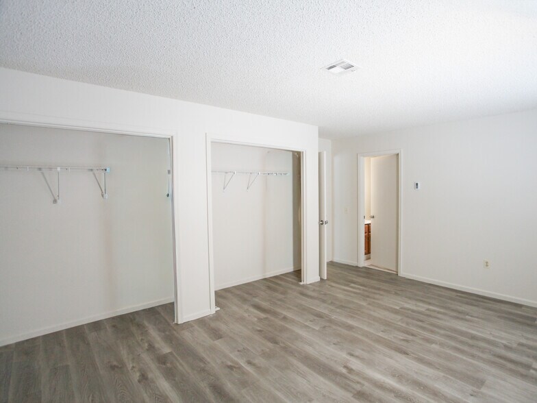 Building Photo - 655C Yale Way