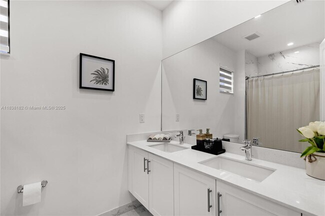 Building Photo - 4374 NW 81st Ave