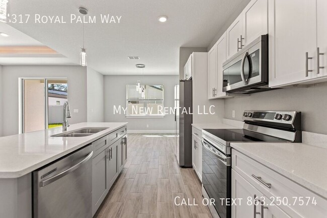Building Photo - 317 Royal Palm Wy
