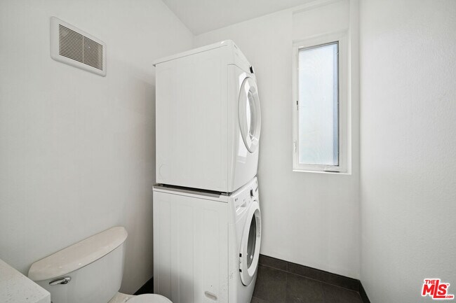 Building Photo - 4523 St Elmo Dr