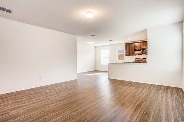Building Photo - 1204 Lady Bird St
