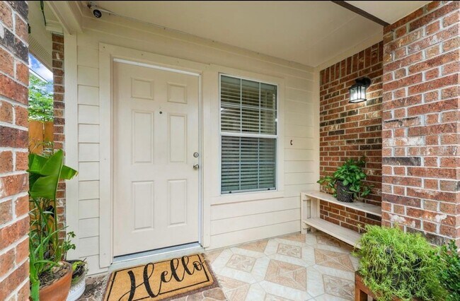 Building Photo - 1614 York Creek Dr