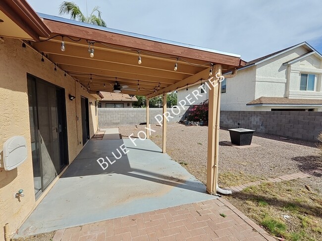 Building Photo - 5189 W Aquamarine St