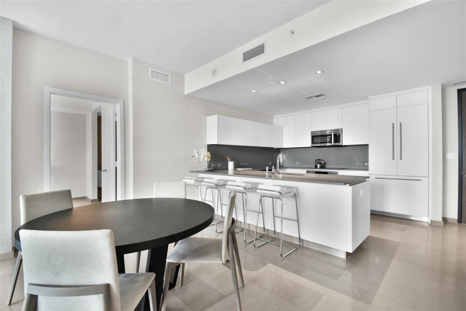 Building Photo - 88 SW 7th St