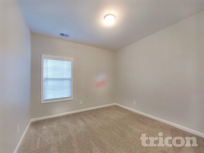 Building Photo - 912 Stokewood Pl