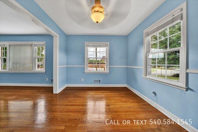 Building Photo - 5001 Hildebrand Rd NW