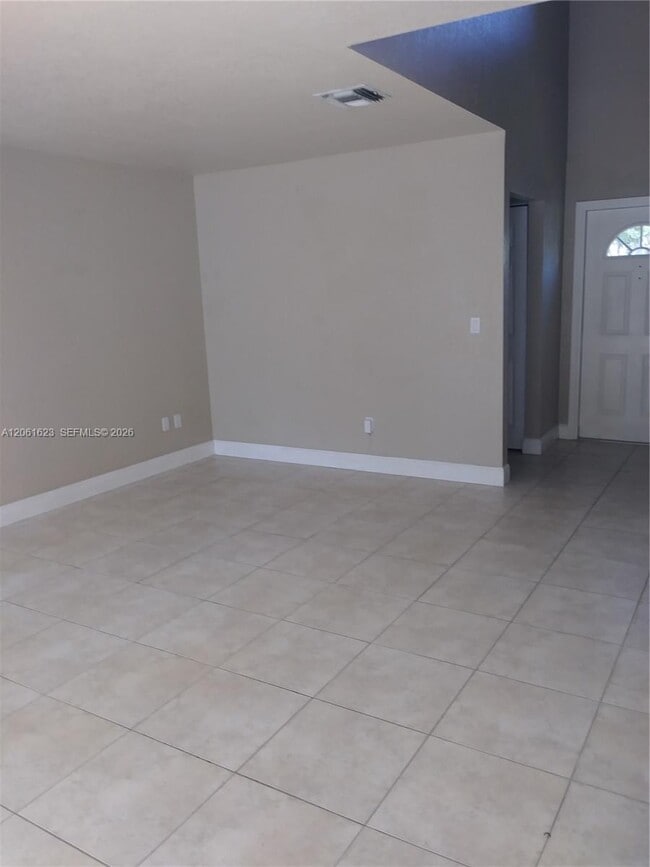 Building Photo - 804 NW 99th Ave
