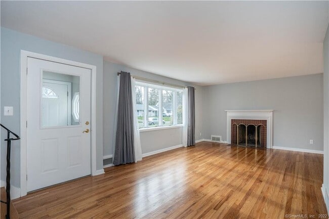 Building Photo - 34 John Smith Dr