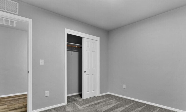 Building Photo - Welcome to this stunning 4-bedroom, 2-bathroom home located in the vibrant community of Caldwell,...