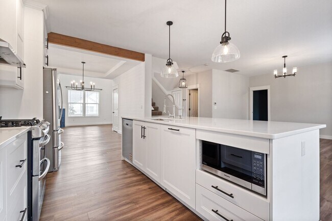 Building Photo - 14081 SW Viewpoint Ct