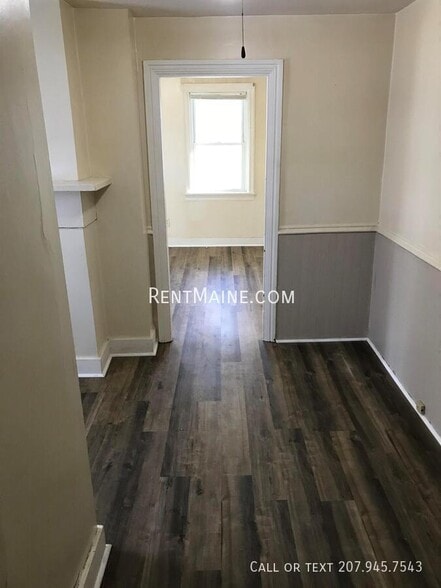 Building Photo - 8 Willow St