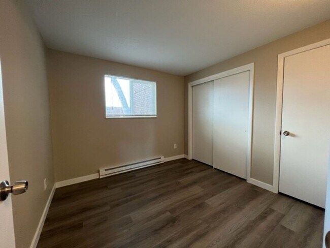 Building Photo - 2330 Greeley Dr