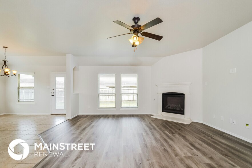 Building Photo - 2008 Lake Harvest Cir