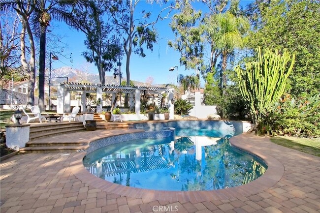 Building Photo - 10818 Hillside Rd