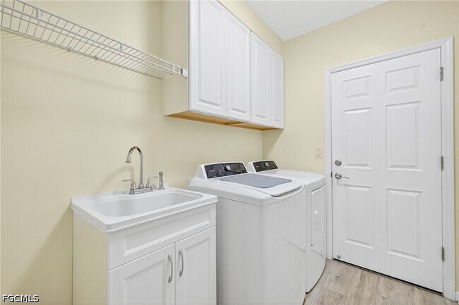 Building Photo - 20038 Fiddlewood Ave