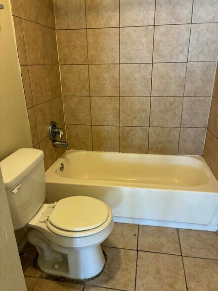 Building Photo - 1170 Grand Terrace Dr