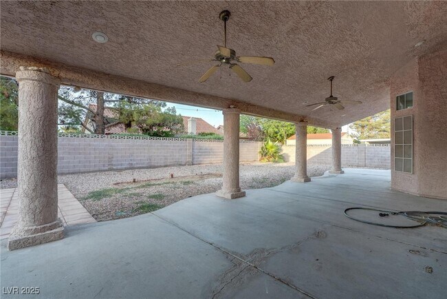 Building Photo - 8608 Highacre Dr