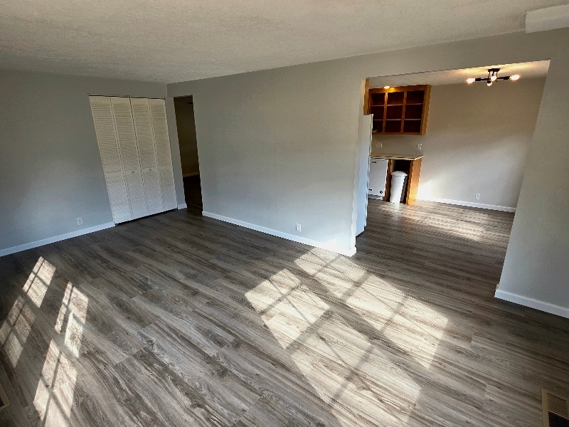 Building Photo - 57 Benchmark Dr