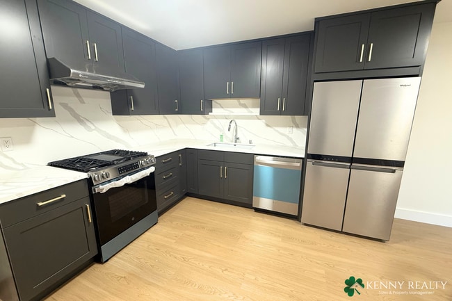 Building Photo - Remodeled 4BR/2BA Home w/ Dual Kitchens + New Appliances — Daly City