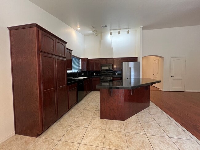 Building Photo - 4 BEDROOM IN BARKLEY RANCH!