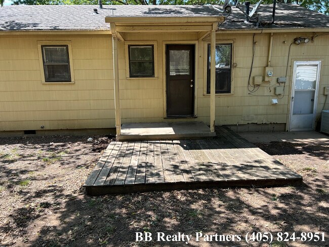 Building Photo - 431 S Pittsburg Ave