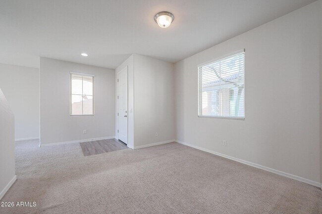 Building Photo - 5458 W Fulton St