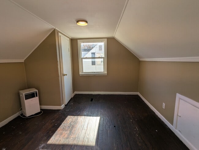 Building Photo - 549 S Ashburton Rd