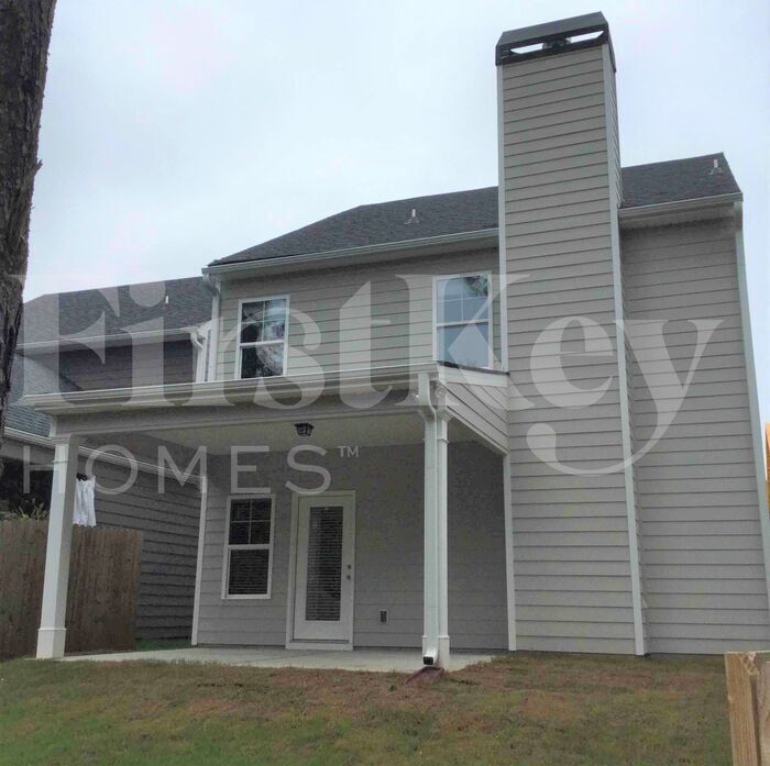 Building Photo - 18 E Newnan Rd