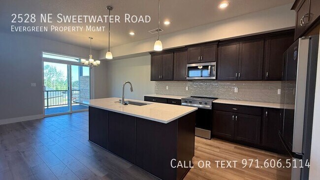 Building Photo - 2528 NE Sweetwater Rd