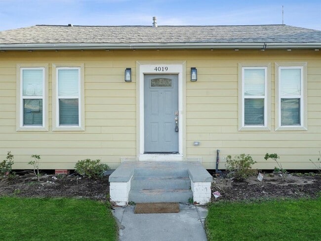 Building Photo - 4019 Ave S