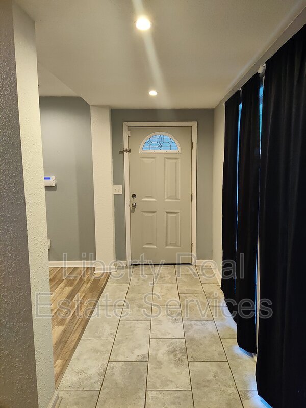 Building Photo - 3 Dogwood St