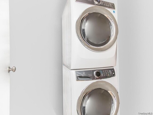 Building Photo - 2287 Johnson Ave