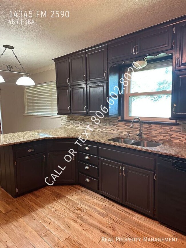 Building Photo - Amazing home south of Amarillo with worksh...