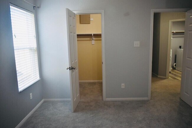 Building Photo - 28923 Birch Green Way