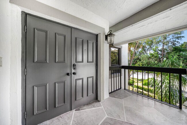 Building Photo - 11355 Pond View Dr