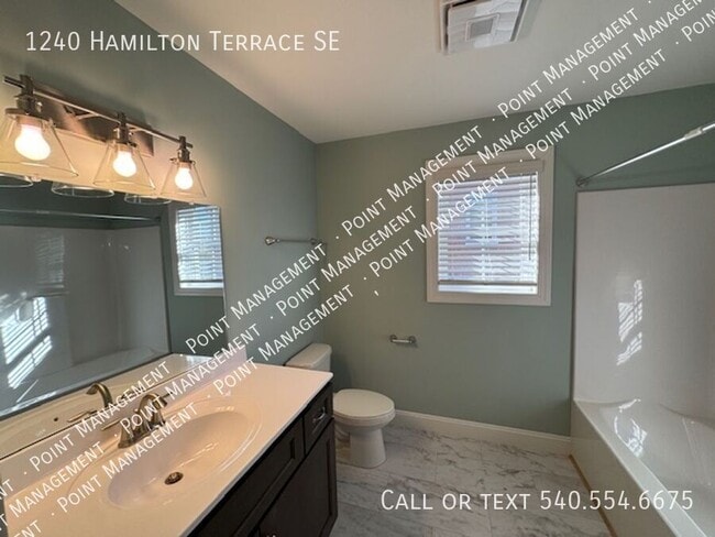 Building Photo - 1240 Hamilton Terrace SE