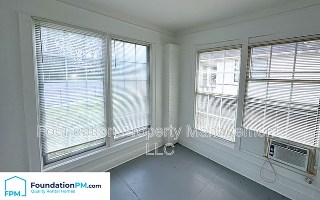 Building Photo - 1492 Faxon Ave