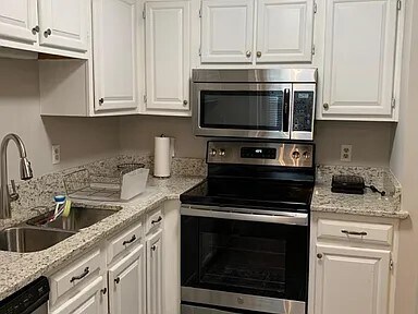 Building Photo - 403 Gadland Ct