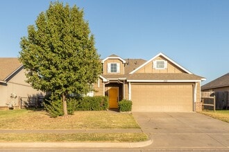 Building Photo - 3 Bed | 2 Bath in Owasso!