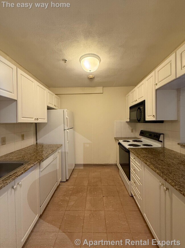 Building Photo - 373 Highland Ave