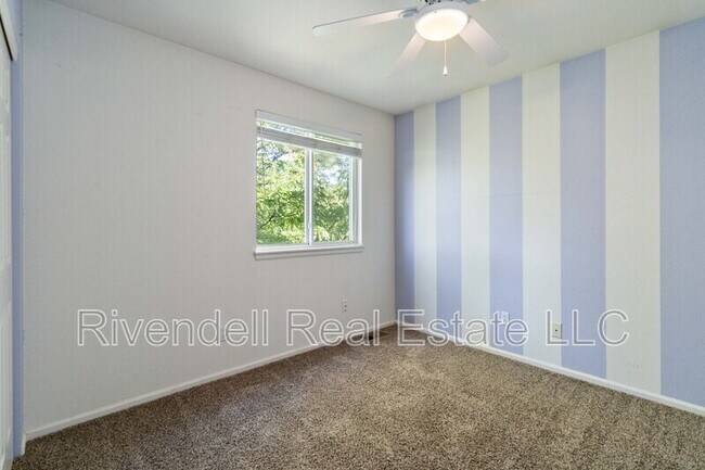Building Photo - 1529 Spring Water Way