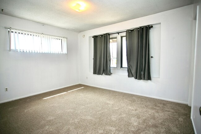 Building Photo - Single Level Home in Great Area!