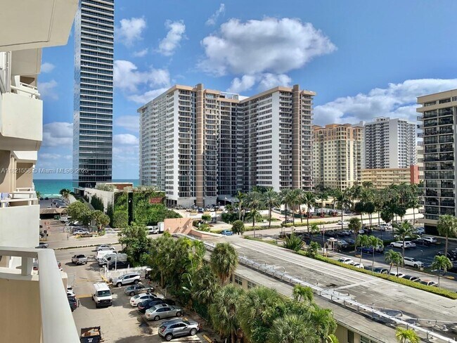 Building Photo - 1985 S Ocean Dr