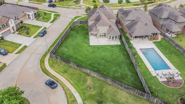 Building Photo - 9651 Thimbleweed Dr