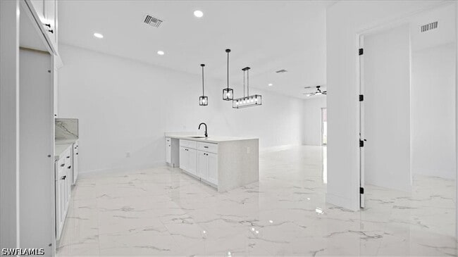 Building Photo - 1009-1011 NE 15th Ln