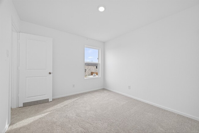 Building Photo - 3025 Fantasy Ter Dr