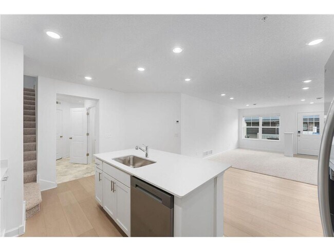 Building Photo - Brand New, New Construction! 3 Bed/2.5 Bat...